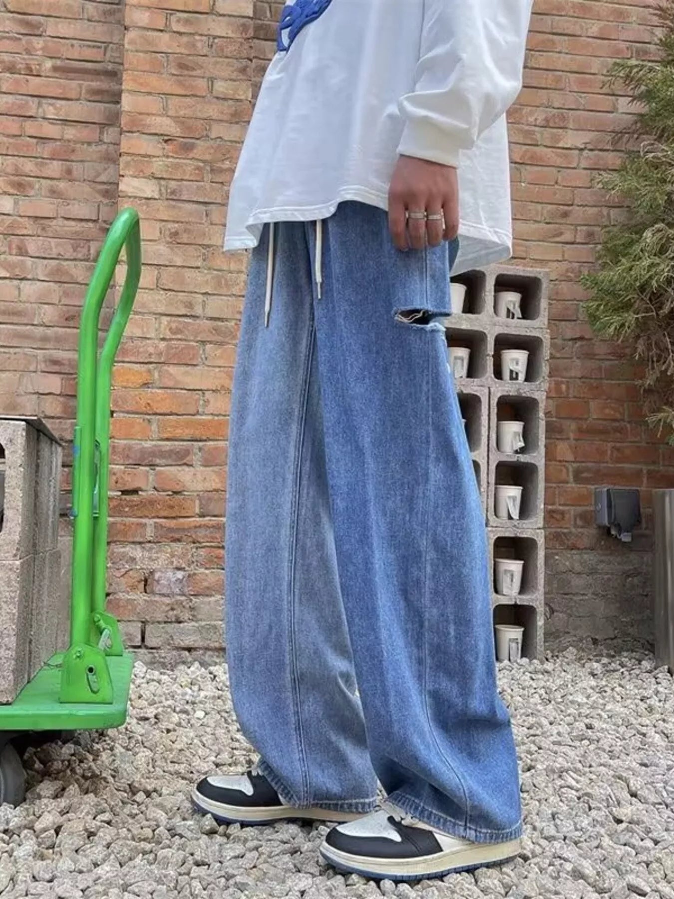 ae772a0ee7944e8981fc9f16bdffd0ac-Max-Origin